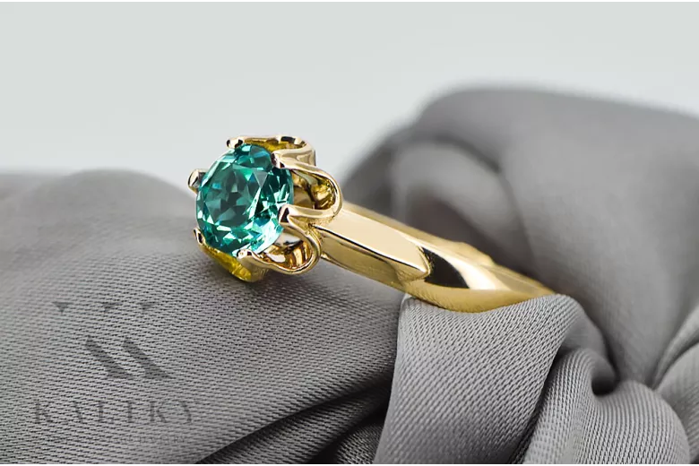 Ring Emerald 14K Yellow gold Vintage craft vrc122y